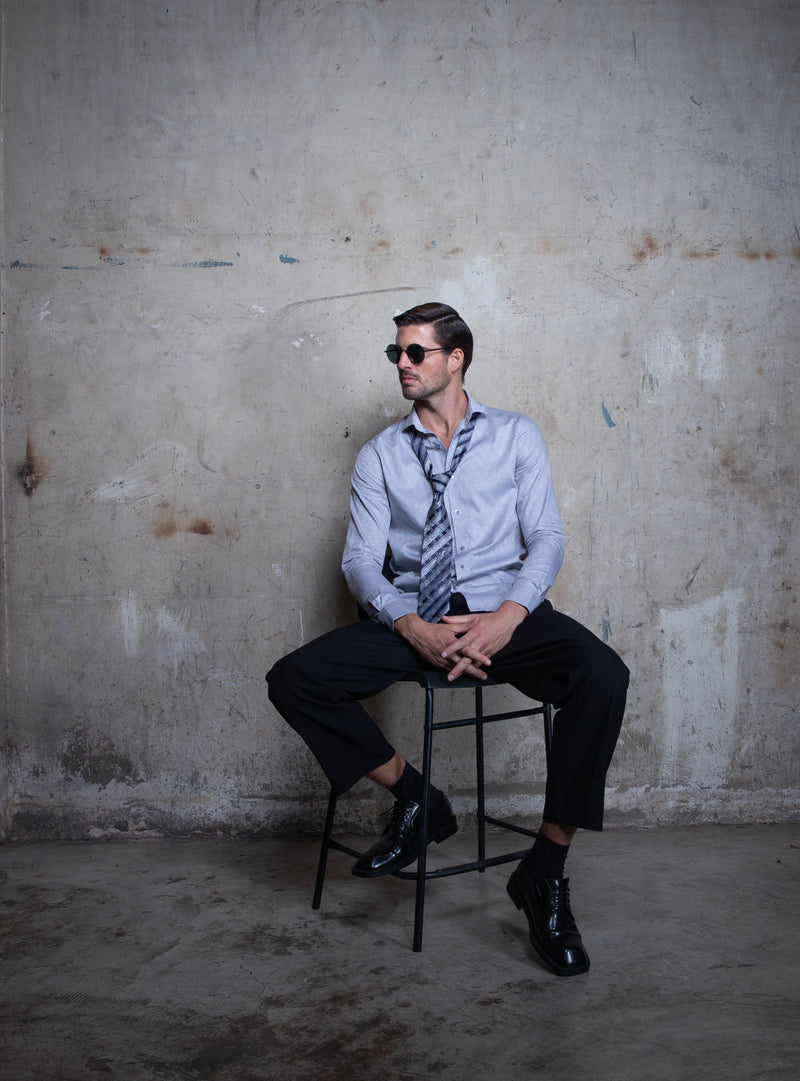 How Do You Coordinate Wedding Shirts for the Groom, Groomsmen & Family? | Tarrit