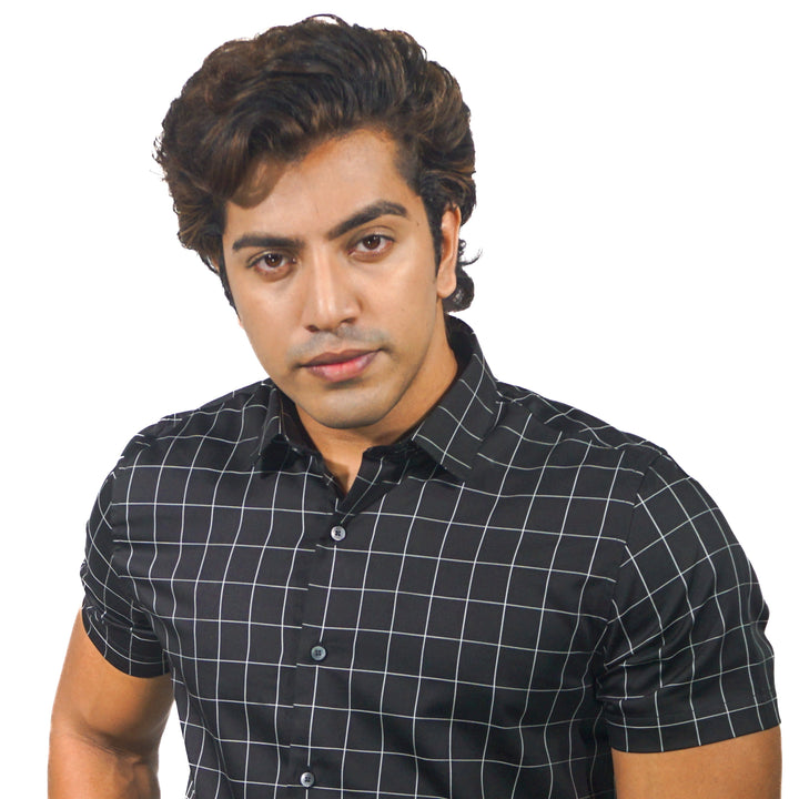 Fine Cotton Silver Dyed Checks Short Sleeve Shirt for Men