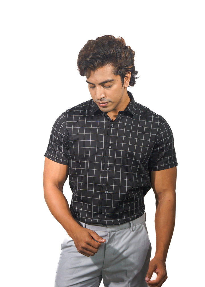 Fine Cotton Silver Dyed Checks Short Sleeve Shirt for Men
